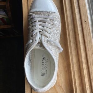Sequined tennis shoe for special occasions